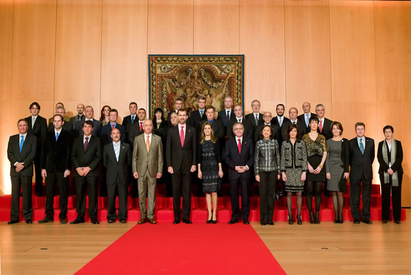 Los Príncipes de Asturias reciben al Grupo AN en su Centenario