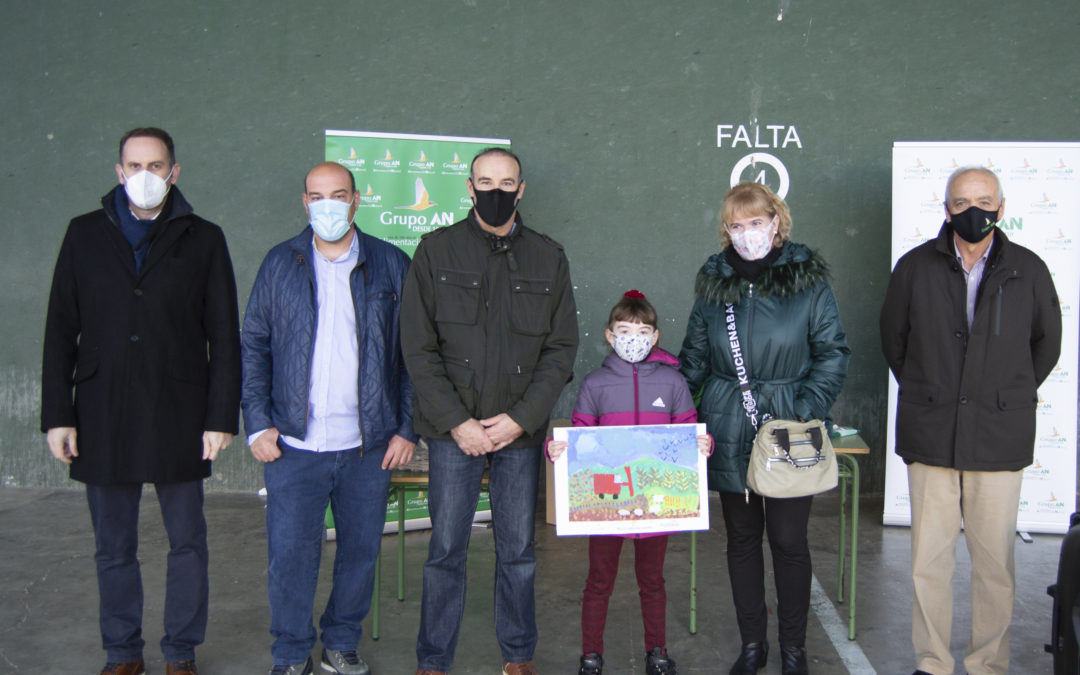 Nora Laborda Landa, ganadora del Concurso de Pintura Rural Infantil Grupo AN – Fertiberia